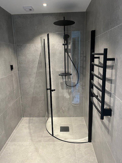 Tulsa Shower Enclosure, Round, Black Profile, Clear Glass